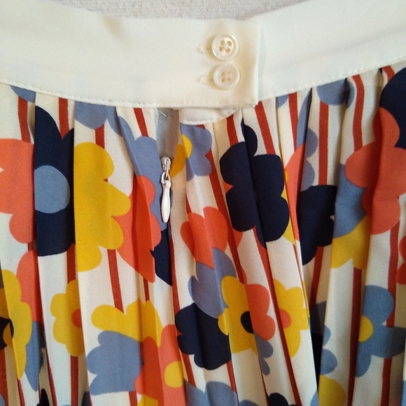 NWT Modcloth Beautifully Upbeat Pleated Mi… - Picture 4 of 8